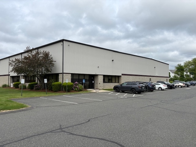 260-300 Griffith Rd, Chicopee, MA for lease - Building Photo - Image 2 of 18