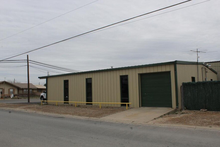 407 N Nelson St, Fort Stockton, TX for sale - Building Photo - Image 2 of 12