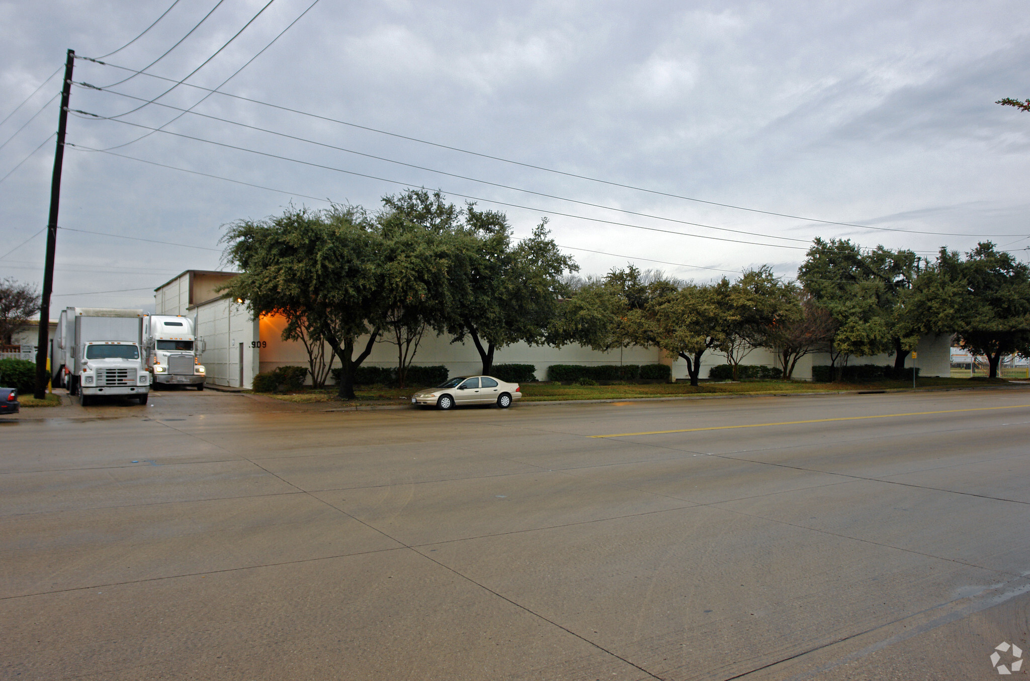 1909 N Beckley Ave, Dallas, TX for lease Building Photo- Image 1 of 5