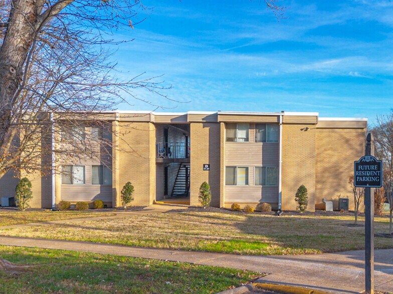 1249 Hampshire Pike, Columbia, TN 38401 Oak View Apartments