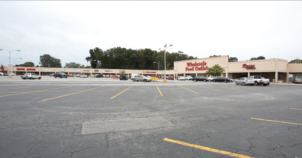 4839-4925 Jonesboro Rd, Forest Park, GA for lease - Building Photo - Image 3 of 16