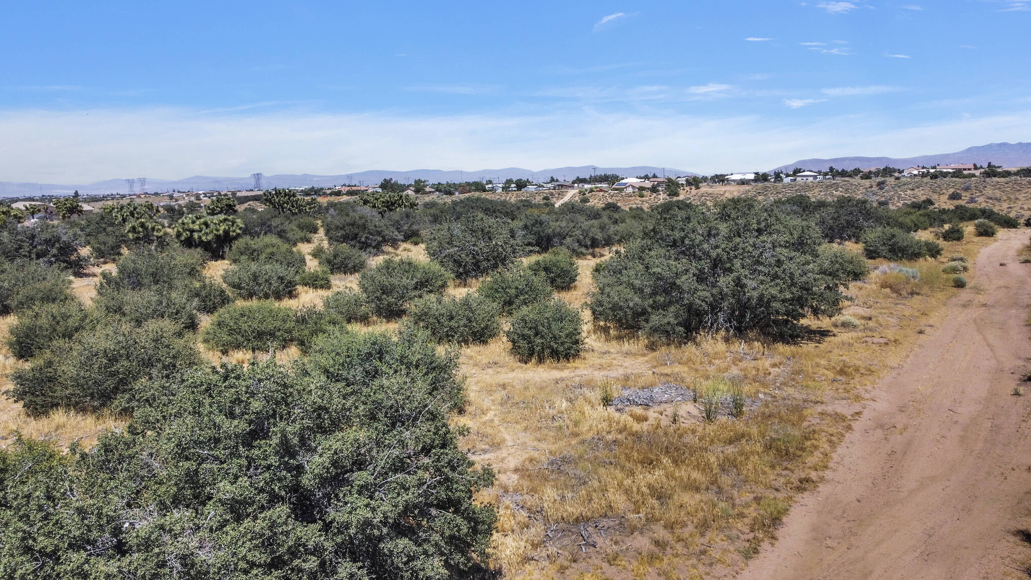 11120 Meadowlark, Oak Hills, CA for sale Primary Photo- Image 1 of 1