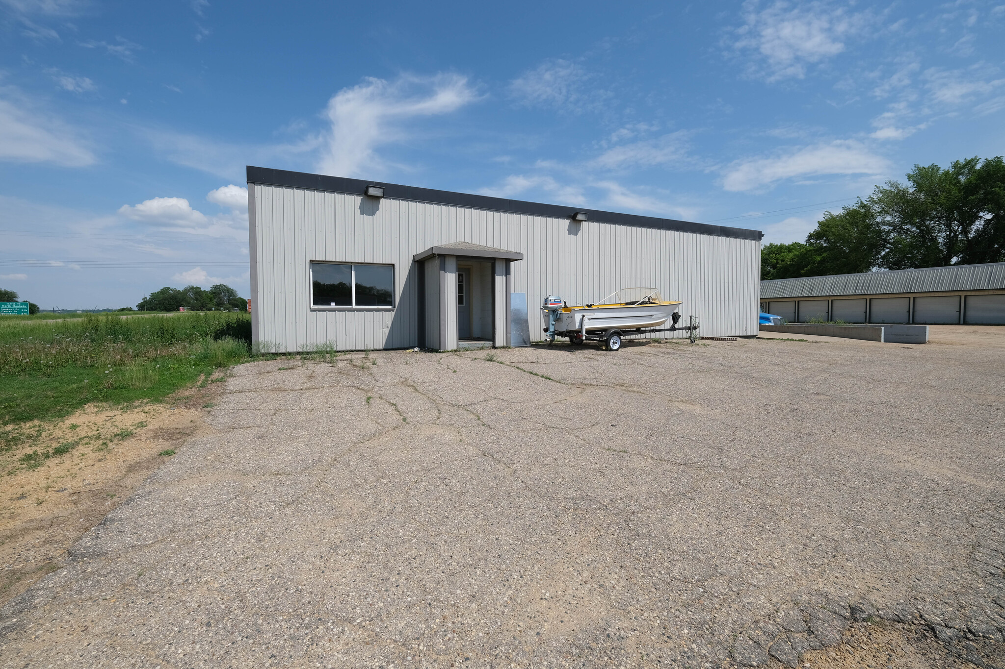 1043 Southbend Ave, Mankato, MN for lease Building Photo- Image 1 of 3