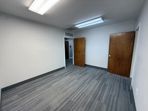 720-722 E Fletcher Ave, Tampa, FL for lease Interior Photo- Image 2 of 4