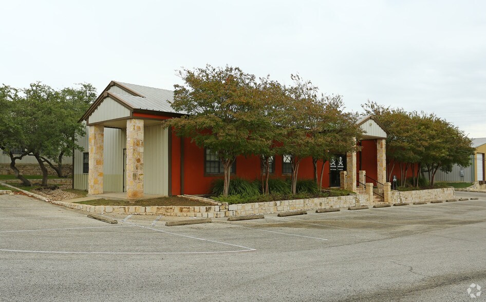 14141 W Hwy 290, Dripping Springs, TX for lease - Building Photo - Image 3 of 3