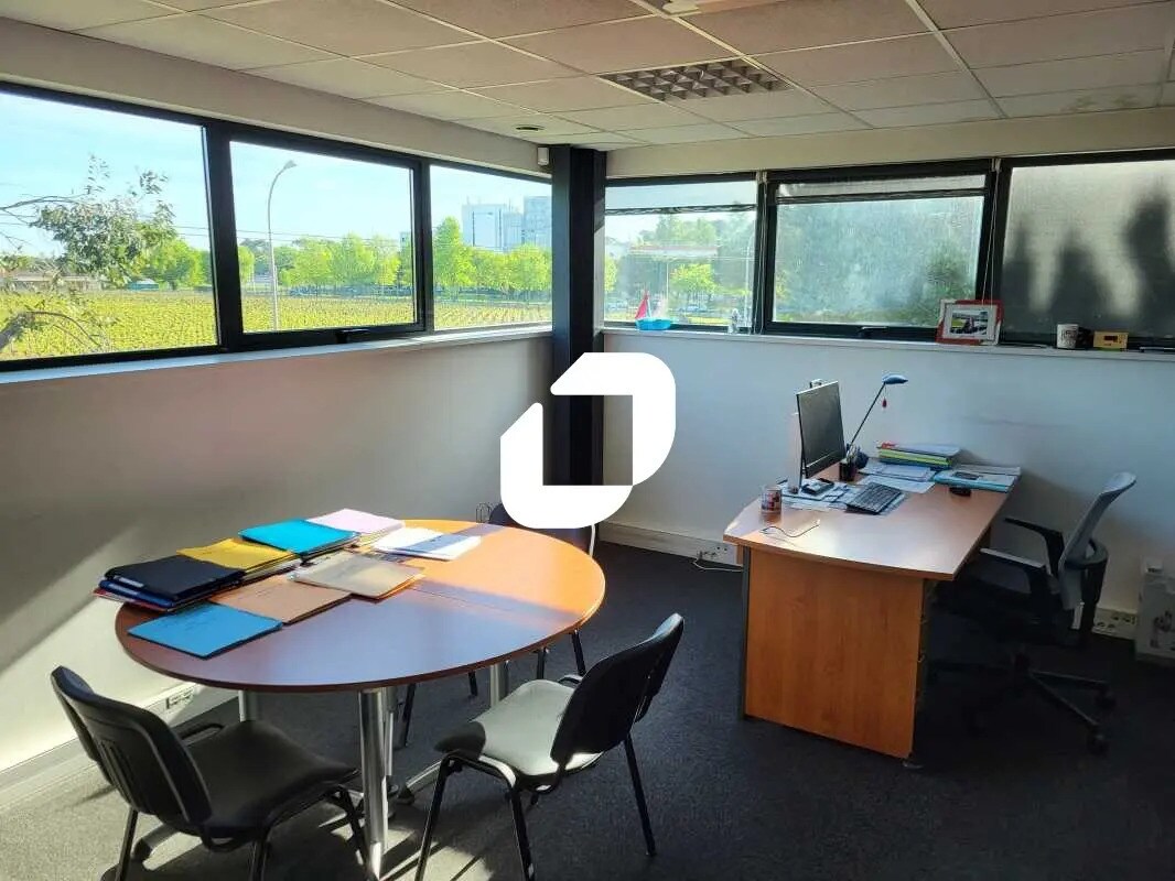 Office in Pessac for lease Interior Photo- Image 1 of 11