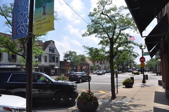 469-483 Central Ave, Highland Park, IL for lease Building Photo- Image 1 of 4