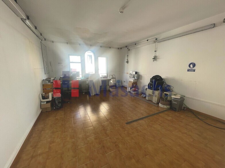 Office in Terrassa, Barcelona for lease - Interior Photo - Image 2 of 5