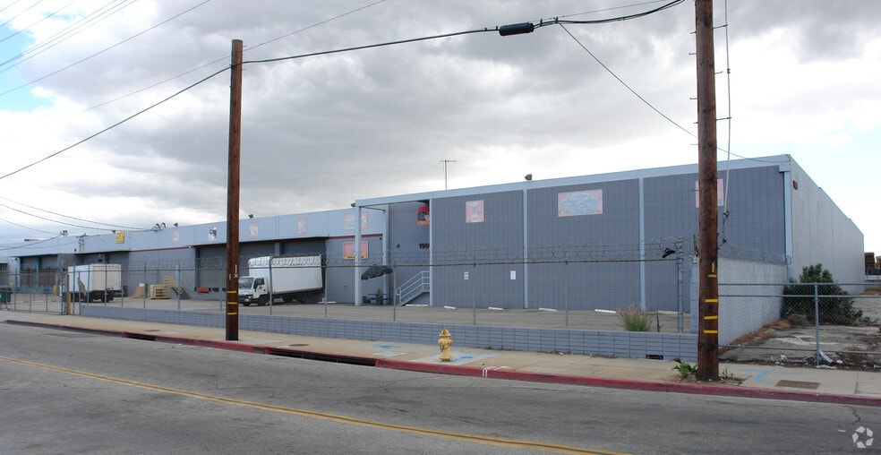 1900-1950 E 25th St, Vernon, CA for lease - Building Photo - Image 2 of 17