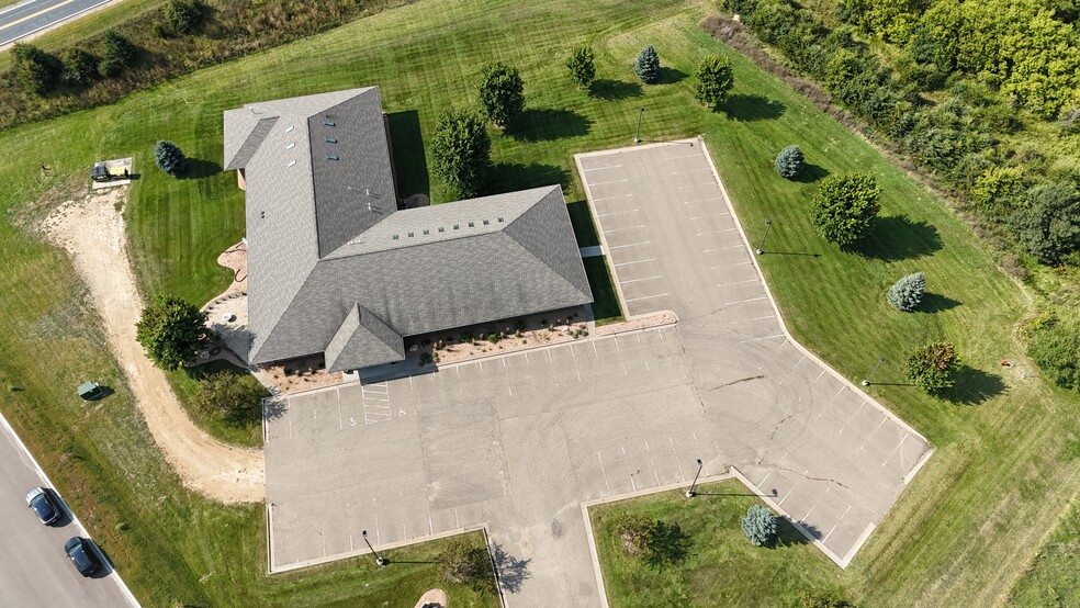 2321 Jack Breault Dr, Hudson, WI for lease - Building Photo - Image 1 of 36