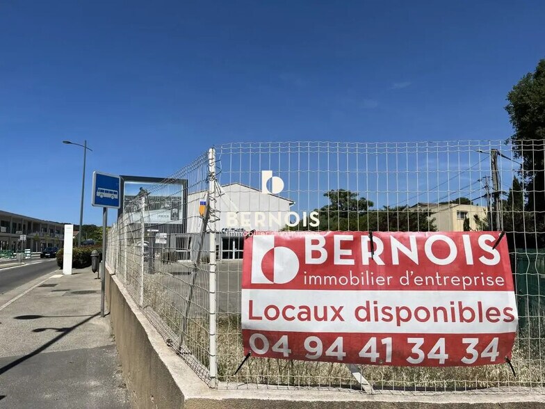 Retail in La Seyne-sur-Mer for lease - Building Photo - Image 2 of 13