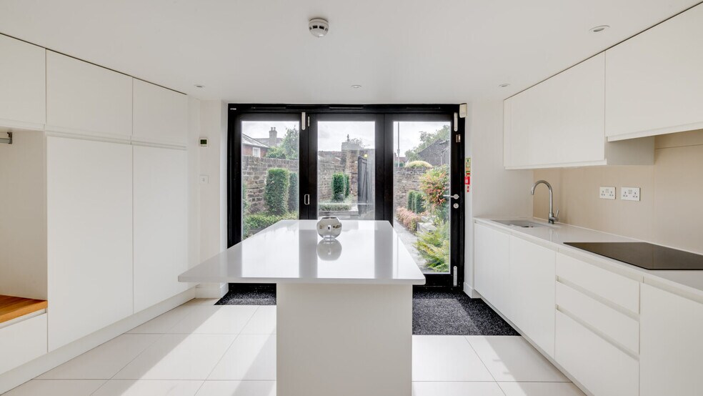 54 High Rd, Broxbourne, EN10 6JN Office for Sale