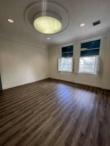 132-140 S Glassell St, Orange, CA for lease - Interior Photo - Image 1 of 12