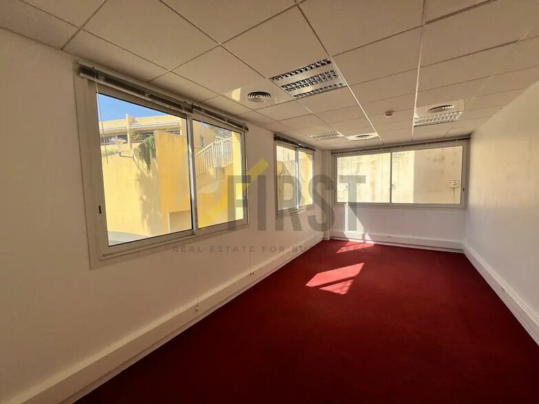 Office in Valbonne for lease - Interior Photo - Image 2 of 4