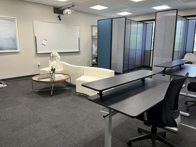 2501 E Chapman Ave, Fullerton, CA for lease - Interior Photo - Image 2 of 13