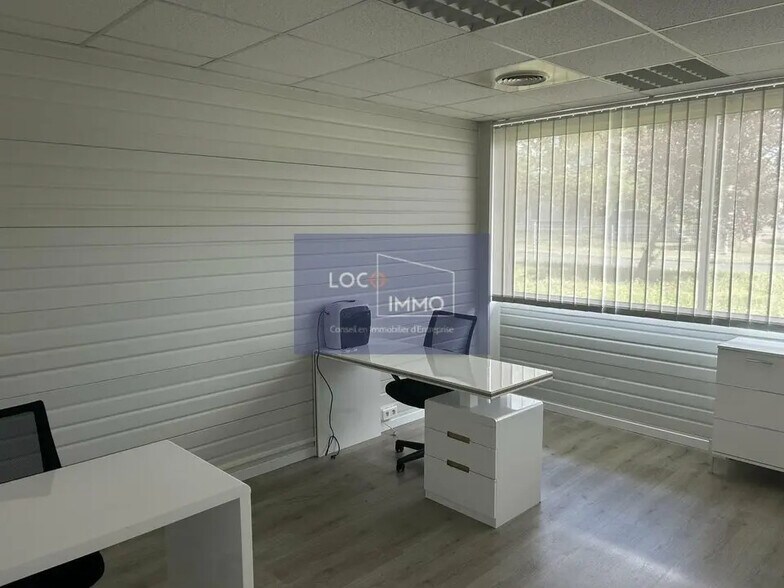 Flex in Canéjan for lease - Interior Photo - Image 3 of 7