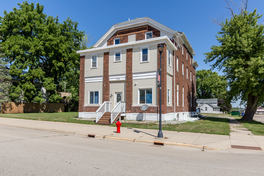 730 2nd St, Kenyon, MN for sale - Building Photo - Image 1 of 1