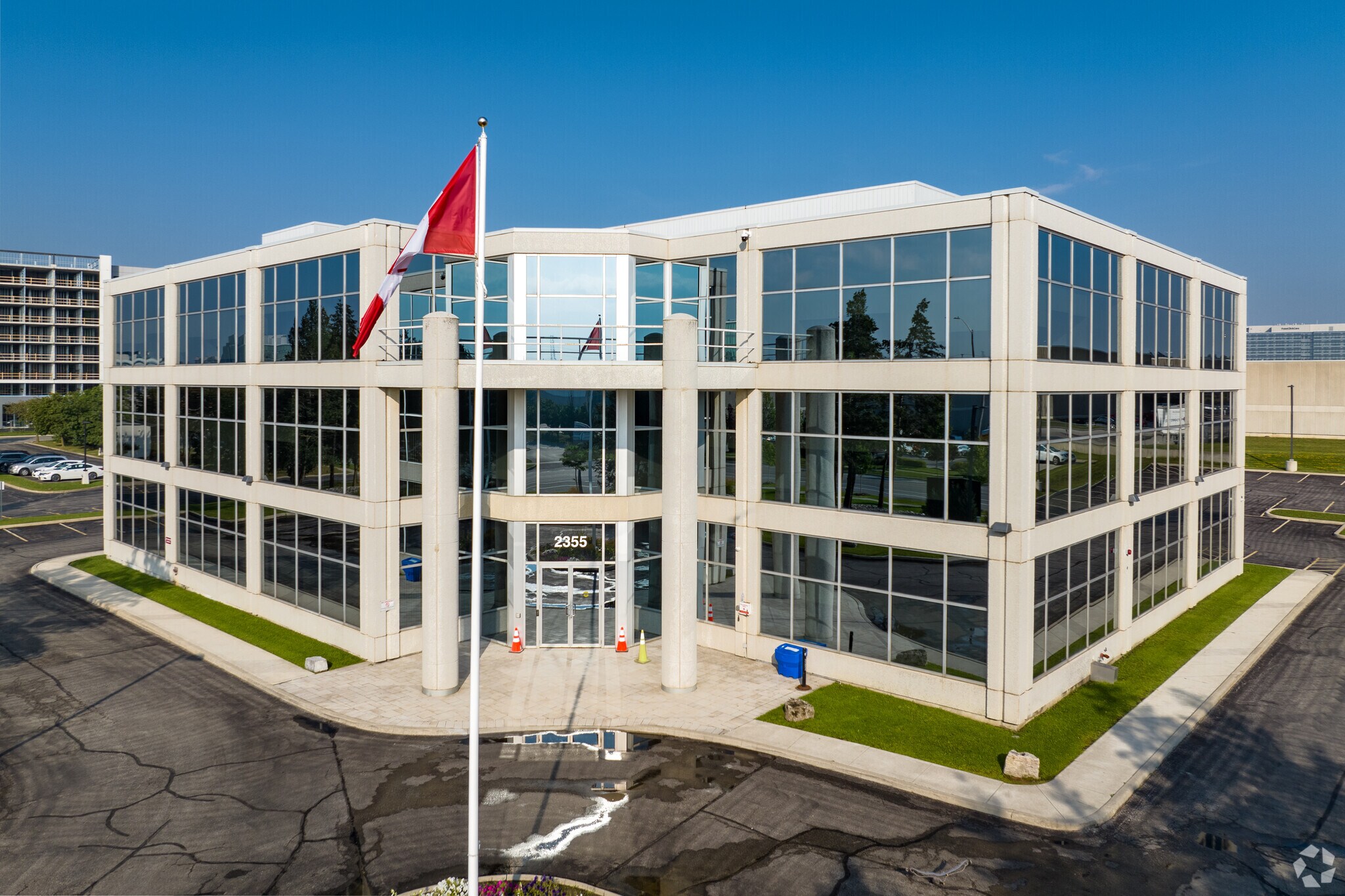 2355 Skymark Ave, Mississauga, ON for lease Building Photo- Image 1 of 7