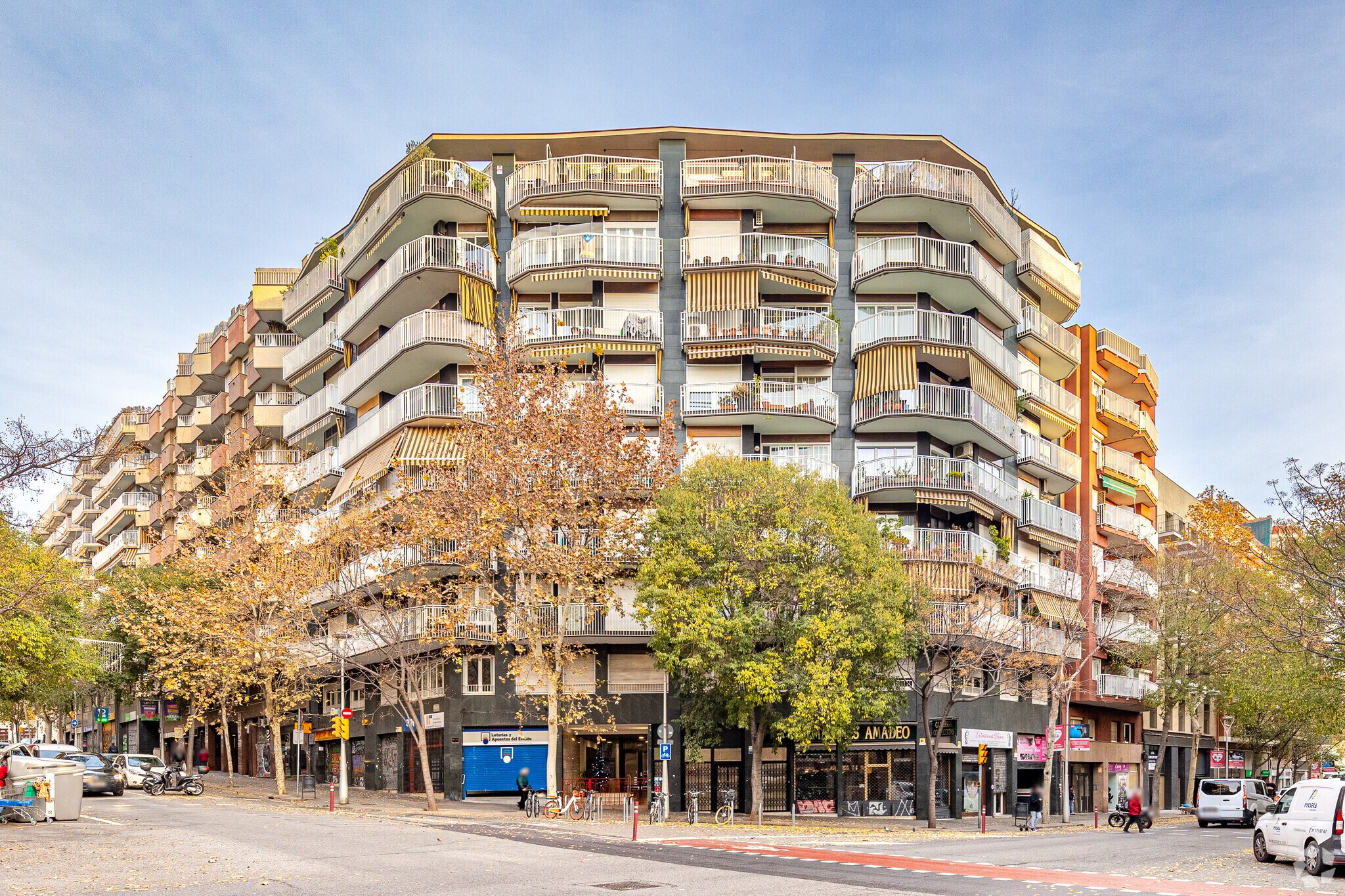 Multifamily in Barcelona, Barcelona for sale Primary Photo- Image 1 of 3