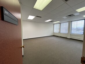 115 S Wilke Rd, Arlington Heights, IL for lease Interior Photo- Image 1 of 2