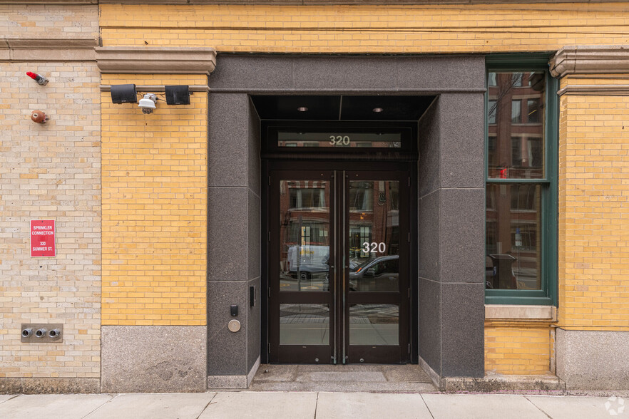 320 Summer St, Boston, MA for lease - Building Photo - Image 3 of 9