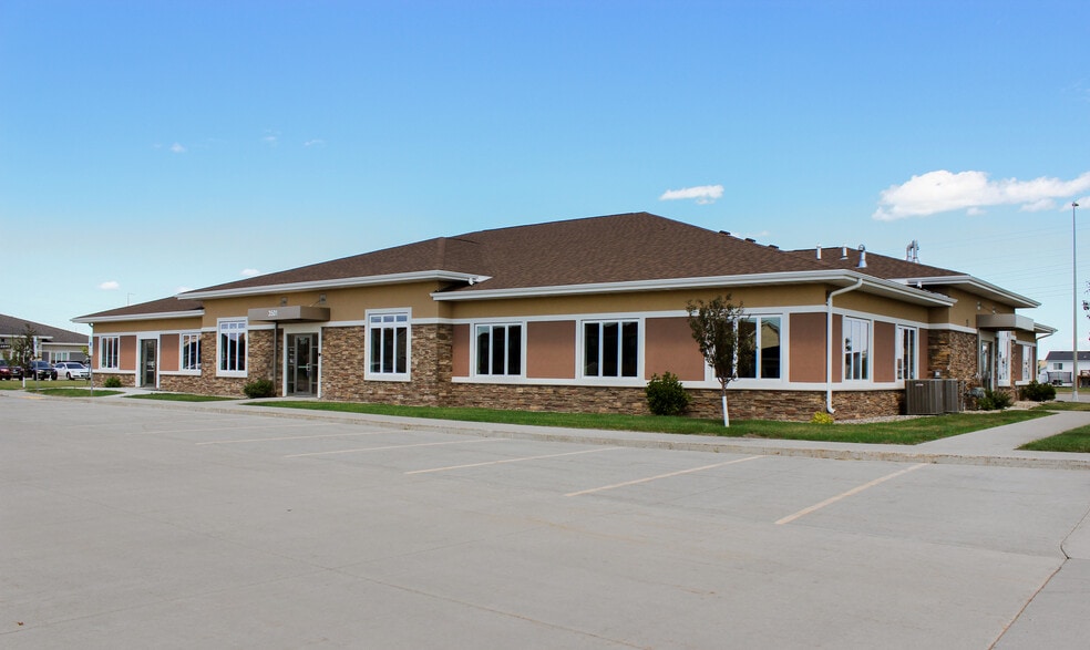 3501 45th South, Fargo, ND for lease - Building Photo - Image 1 of 1