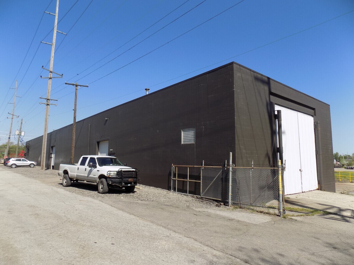 2101 Montcalm St, Indianapolis, IN 46202