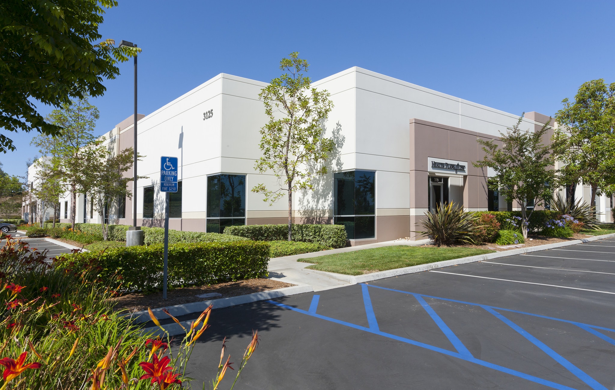 3125 Tiger Run Ct, Carlsbad, CA for lease Building Photo- Image 1 of 6