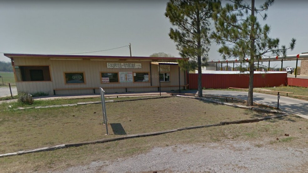 923 Coblake Rd, Apache, OK 73006