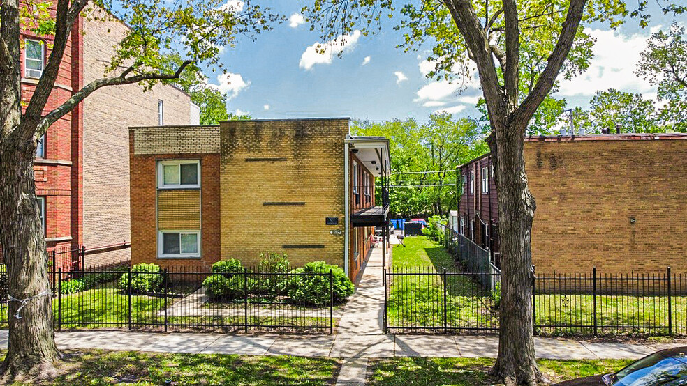 8627 S Ingleside Ave, Chicago, IL for sale - Building Photo - Image 1 of 5