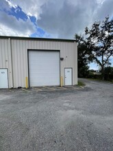 6618 26th Ct E, Sarasota, FL for lease Building Photo- Image 2 of 8