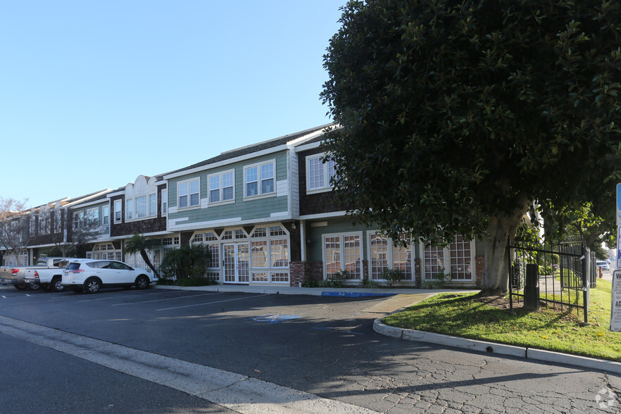 511-551 N Fairview St, Santa Ana, CA for sale - Primary Photo - Image 1 of 3