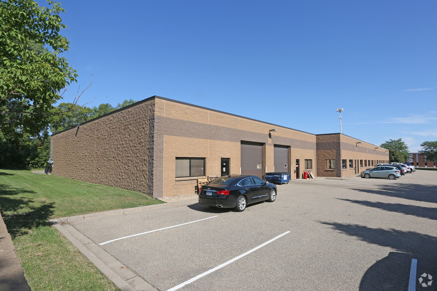 1301-1319 Larc Industrial Blvd, Burnsville, MN for lease - Primary Photo - Image 1 of 8