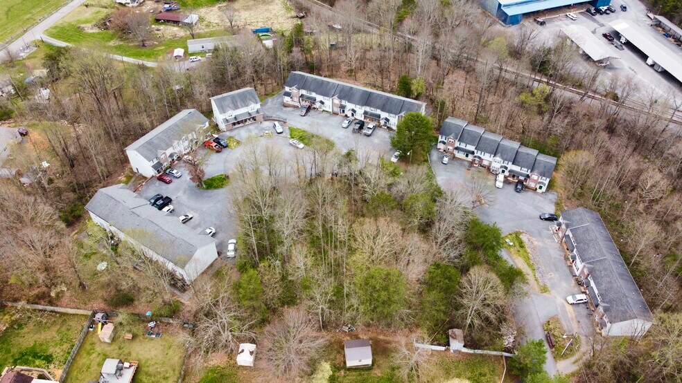 504528 Ridgeview Cir, Bluff City, TN 37618