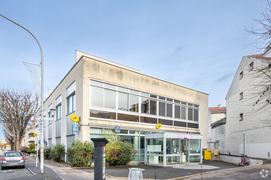 Office in Le Kremlin-Bicêtre for lease - Primary Photo - Image 1 of 2