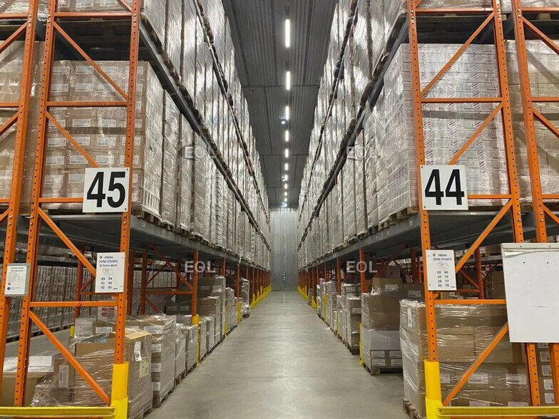 Industrial in Meaux for sale - Interior Photo - Image 3 of 10