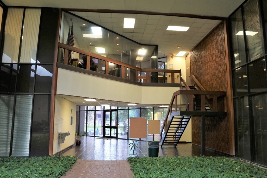 16630 Imperial Valley Dr, Houston, TX 77060