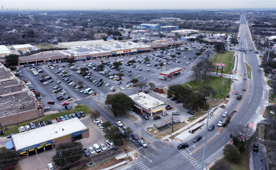 2000 Slaughter Ln W, Austin, TX for lease - Building Photo - Image 2 of 7