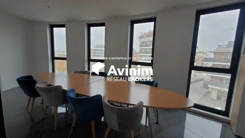 Office in Annecy for lease - Interior Photo - Image 2 of 10