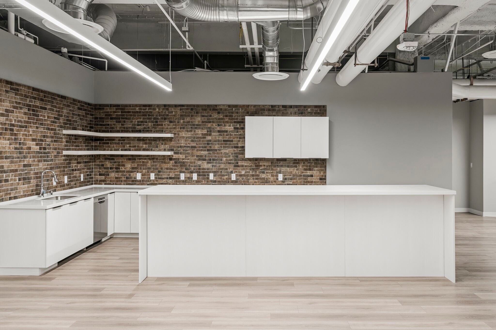 219 University Way, Reno, NV for lease Interior Photo- Image 1 of 7