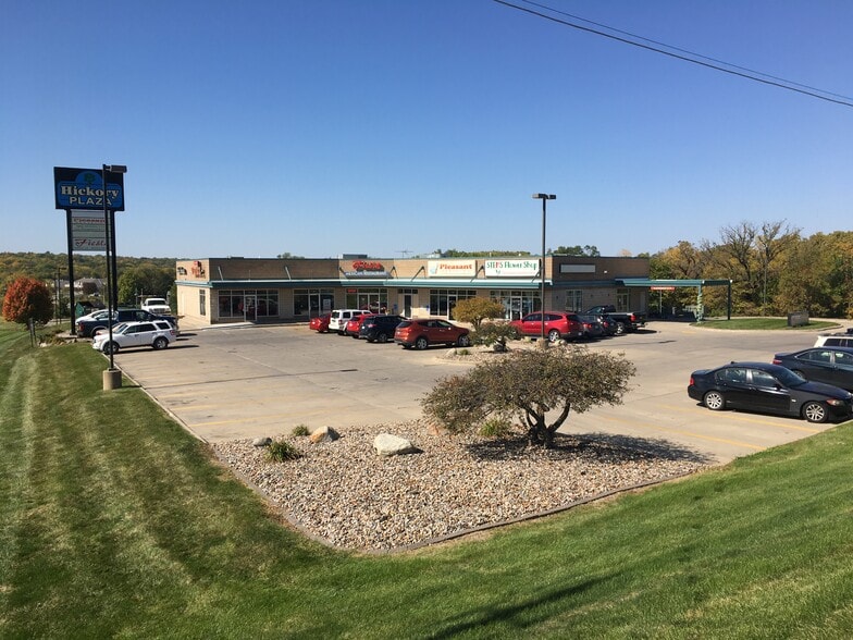 1100 N Hickory Blvd, Pleasant Hill, IA for lease - Building Photo - Image 1 of 4