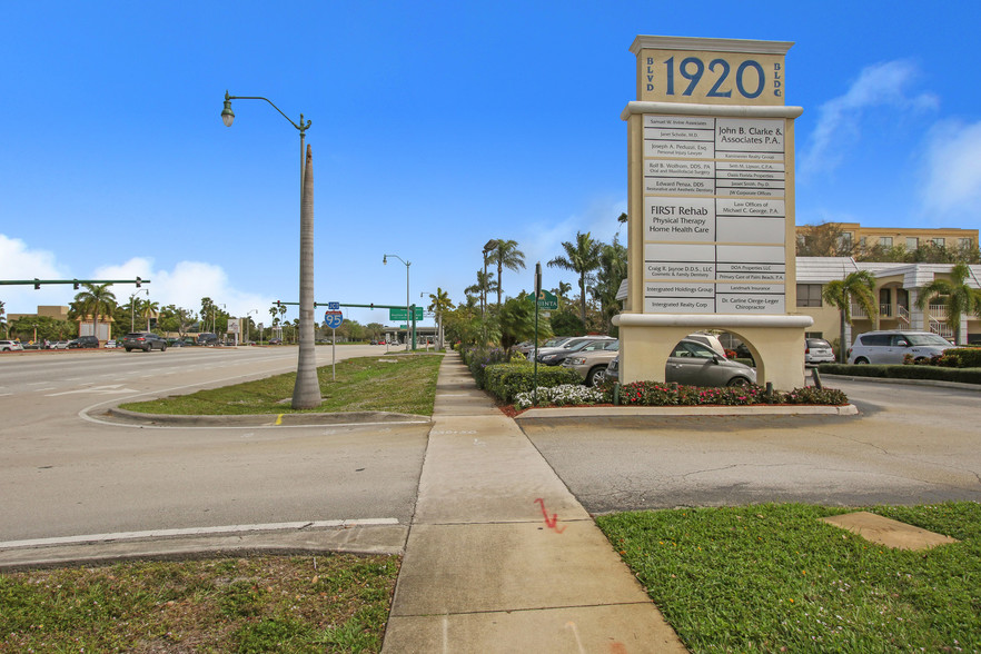 1920 Palm Beach Lakes Blvd, West Palm Beach, FL for sale - Building Photo - Image 1 of 3