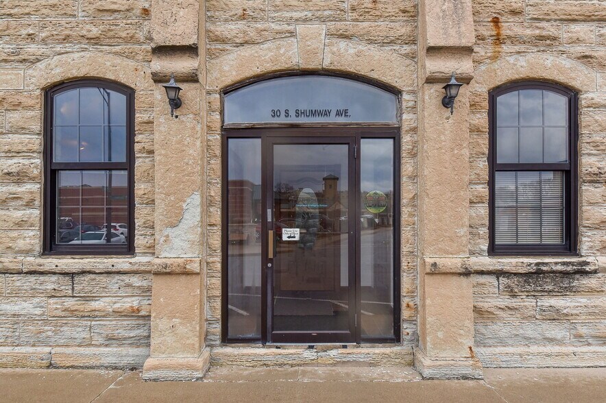 30 S Shumway Ave, Batavia, IL 60510 Office for Sale