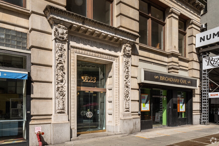 1123 Broadway, New York, NY for lease - Building Photo - Image 3 of 13