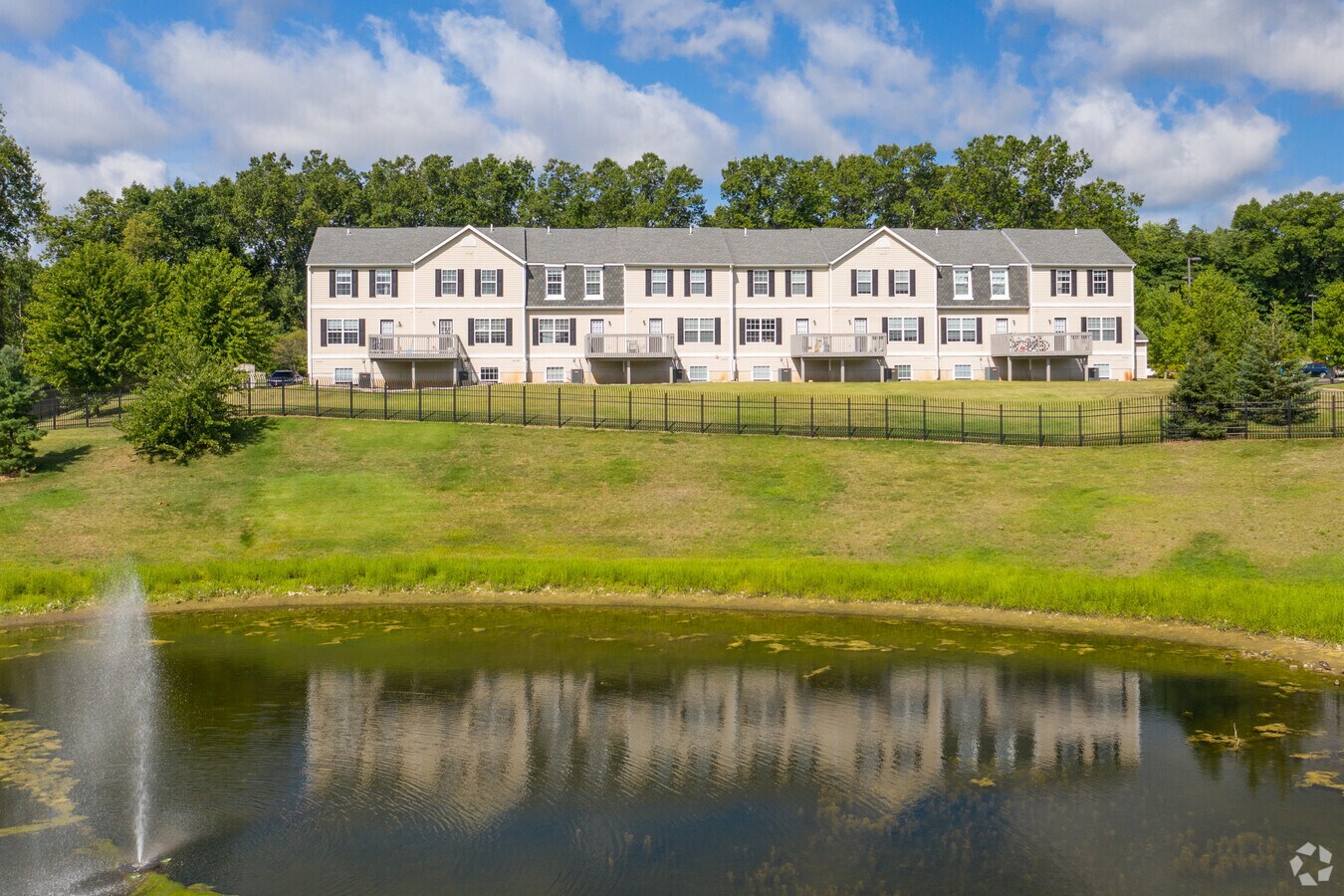 5900 Copper Beech Blvd, Kalamazoo, MI 49009