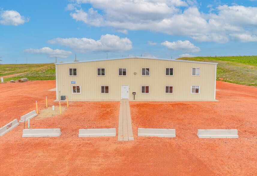 R Ave SW, Killdeer, ND 58640 Bakken Area Industrial Building