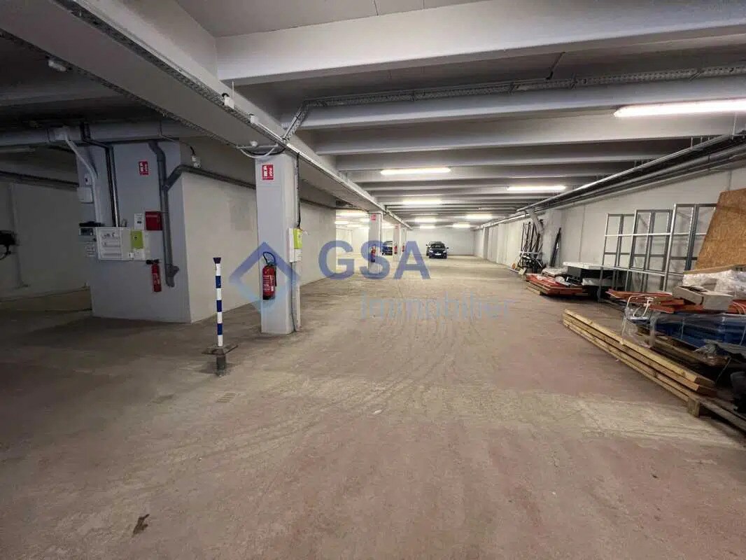 Flex in Palaiseau for lease Building Photo- Image 1 of 7
