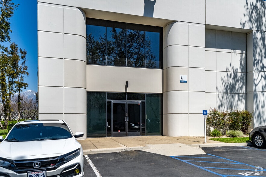 1555 S DuPont Ave, Ontario, CA for lease - Building Photo - Image 2 of 6