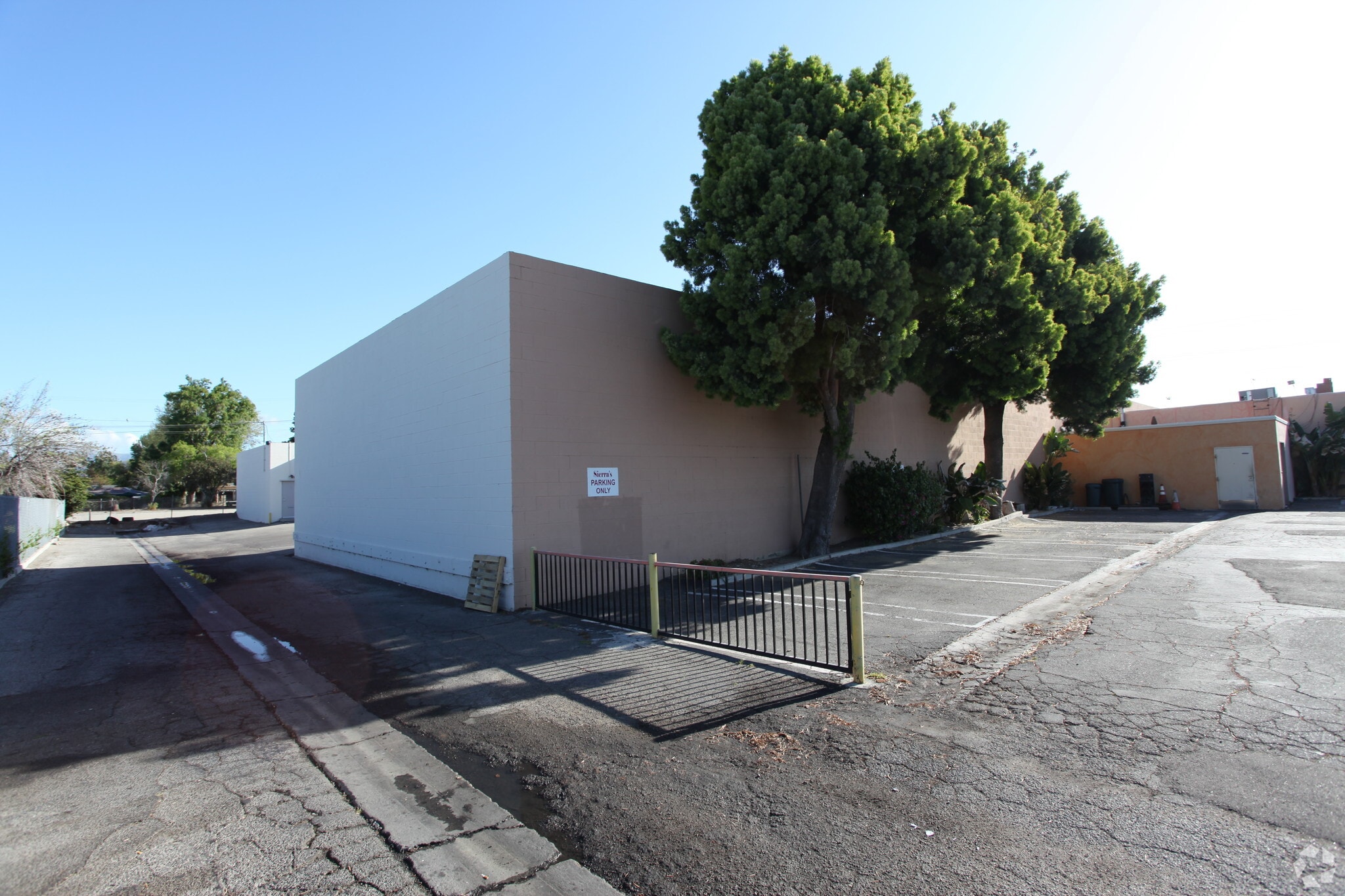 6829 Canoga Ave, Canoga Park, CA 91303 Industrial for Lease