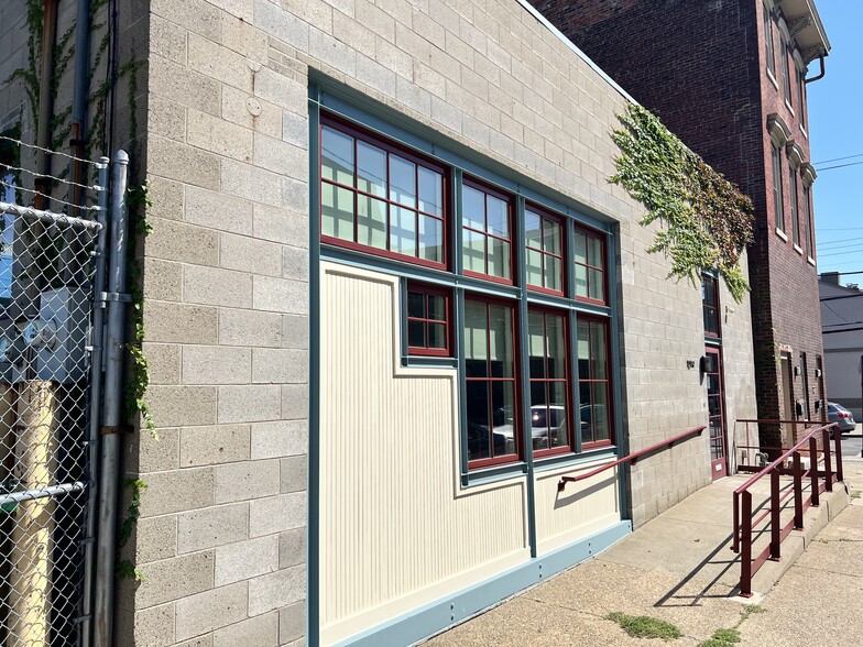 1219 Bingham St, Pittsburgh, PA for lease - Building Photo - Image 3 of 23